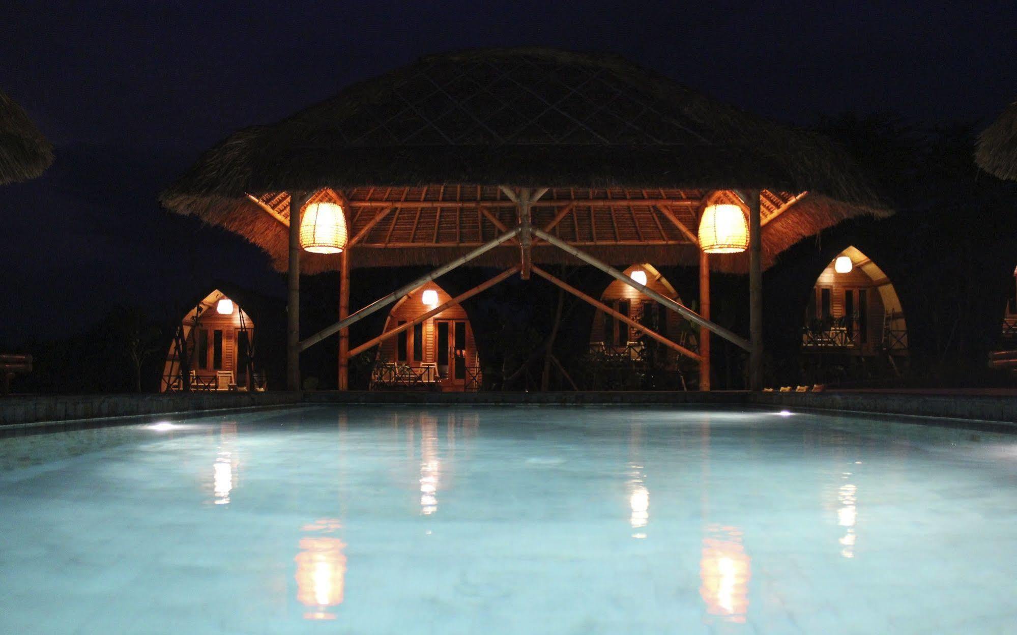 Hotel Ekas Breaks Extérieur photo